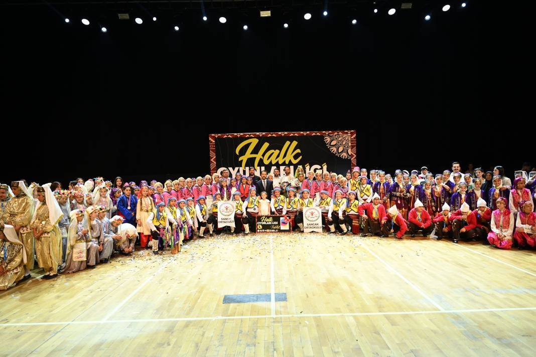 Finalde sahne şenlendi! Konya’da Halk Oyunları Ligi gönüllere işlendi 3